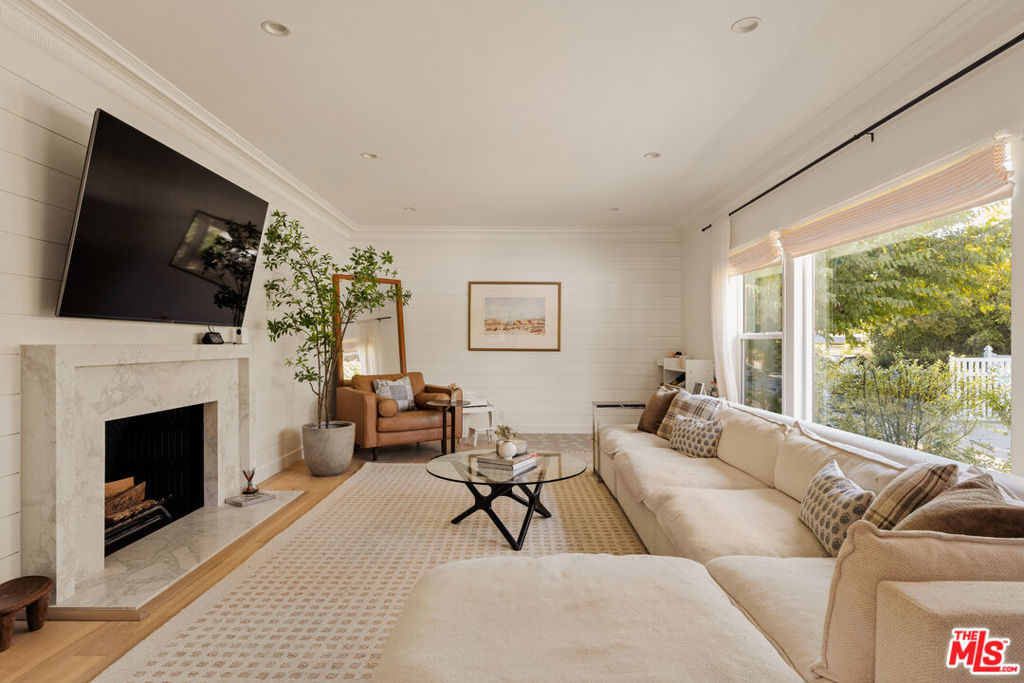 MLS #25619213 image #1