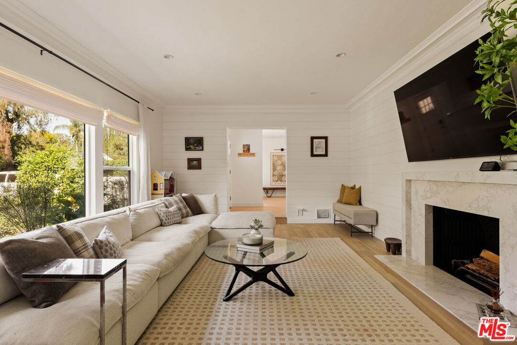 MLS #25619213 image #2