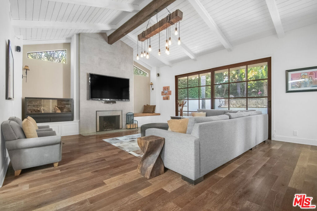 MLS #25619217 image #1