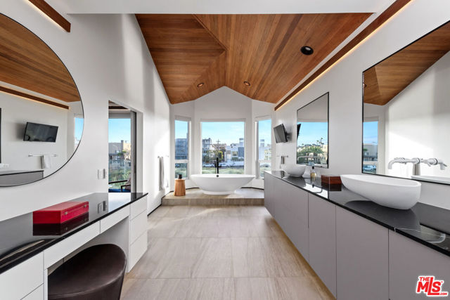 MLS #25619271 image #20