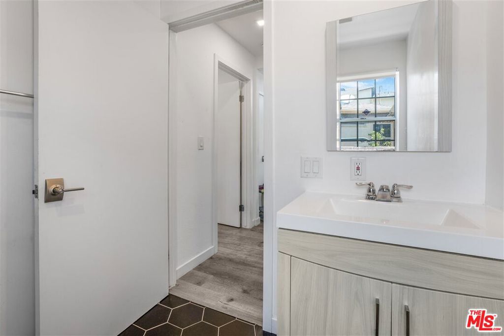 MLS #25619355 image #13