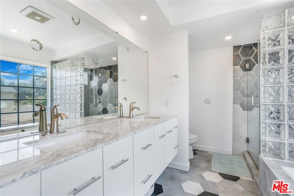 MLS #25619355 image #16