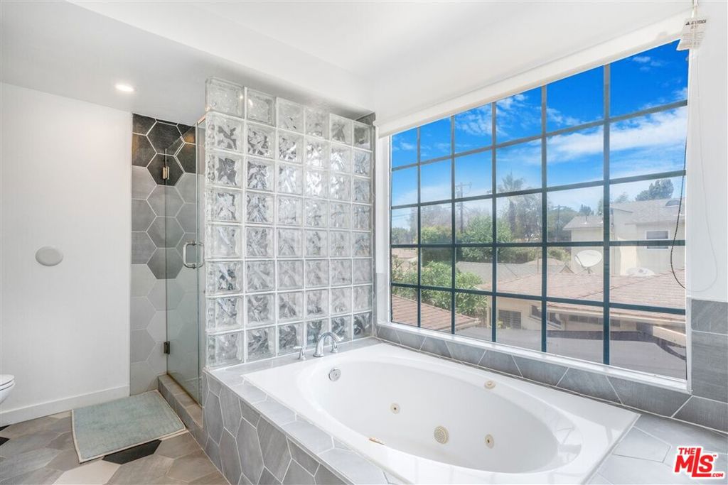 MLS #25619355 image #17