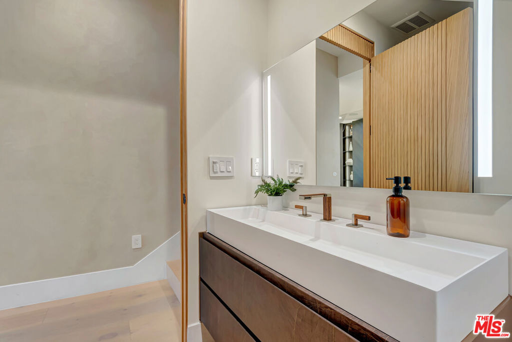 MLS #25621083 image #18