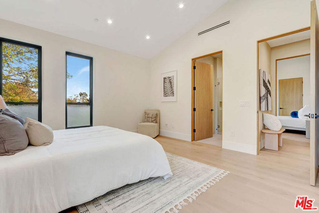 MLS #25621083 image #26