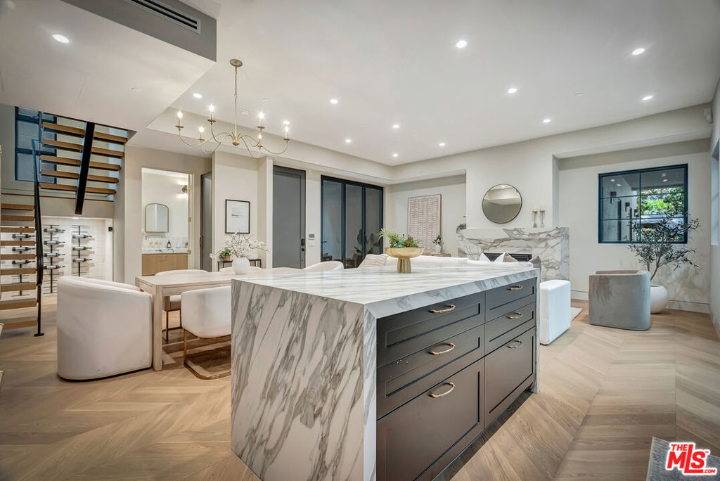 MLS #25622481 image #15