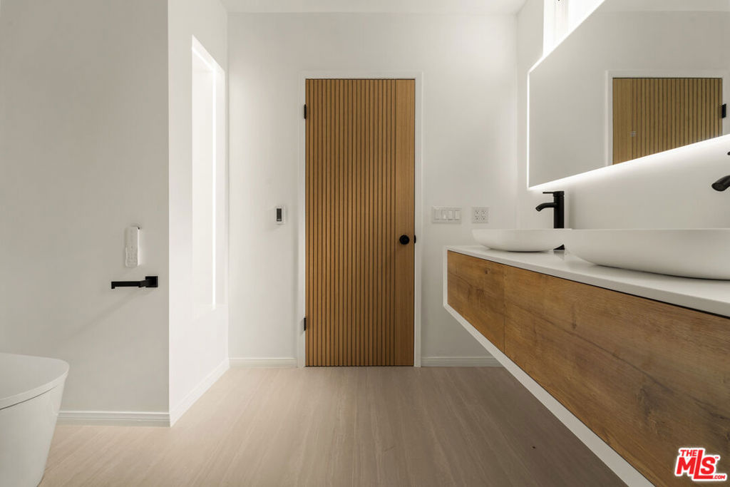 MLS #25623703 image #23