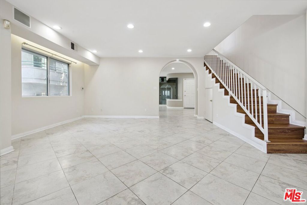 MLS #25624021 image #1