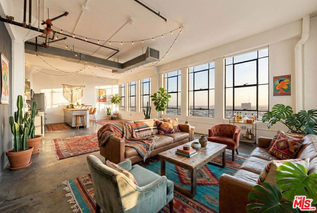 MLS #25624169 image #0