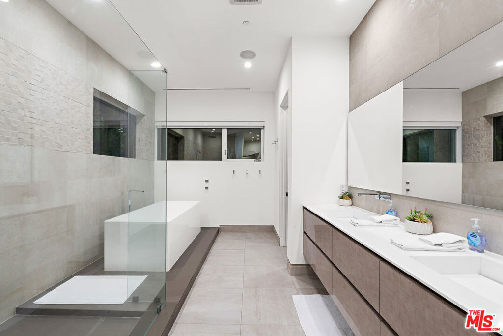 MLS #25624433 image #21