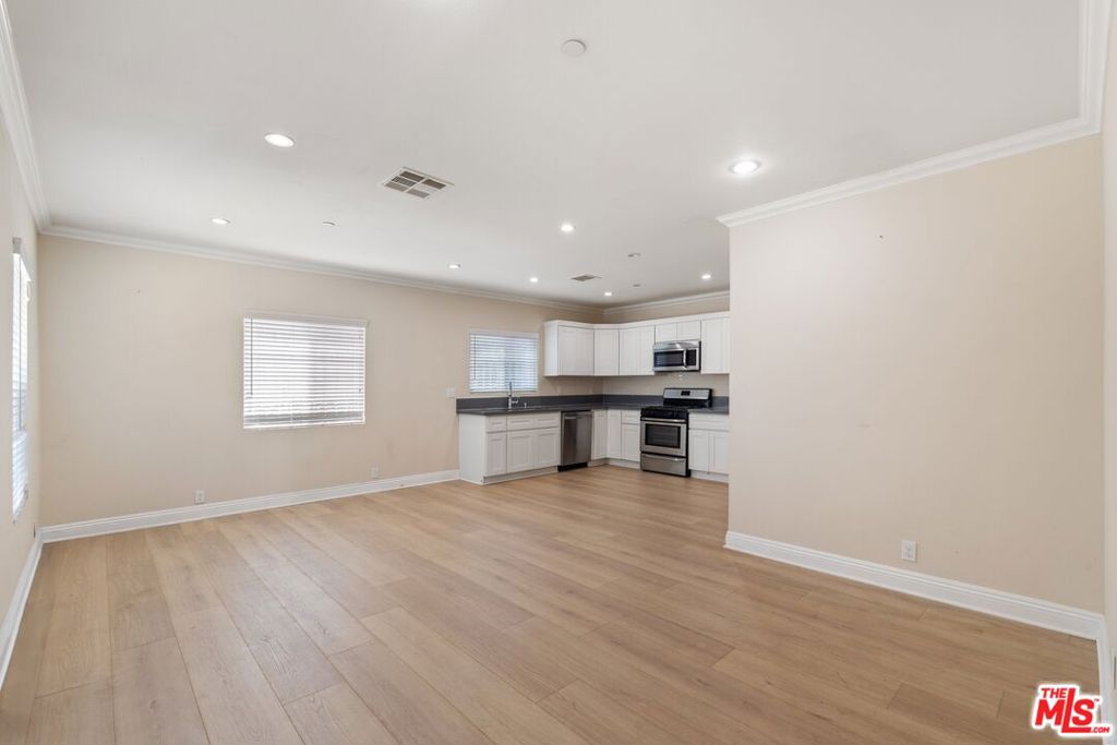 MLS #25625007 image #2