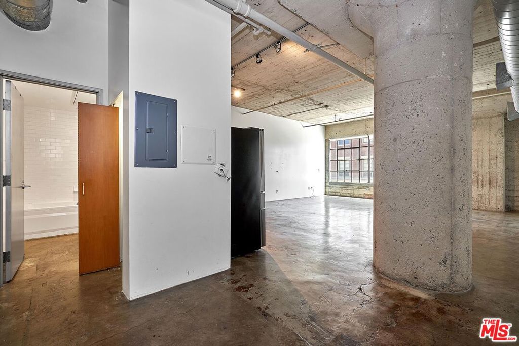 MLS #25625343 image #1