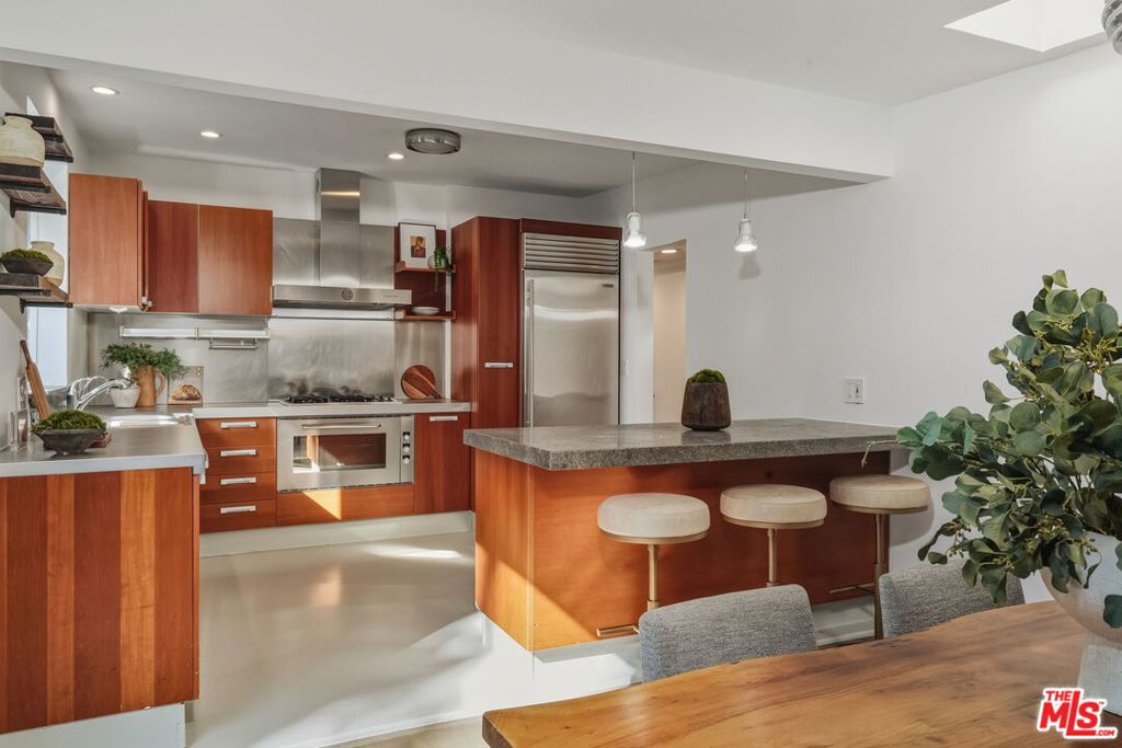 MLS #25625391 image #16