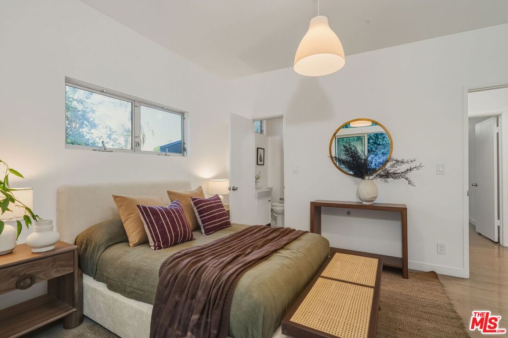 MLS #25625391 image #24