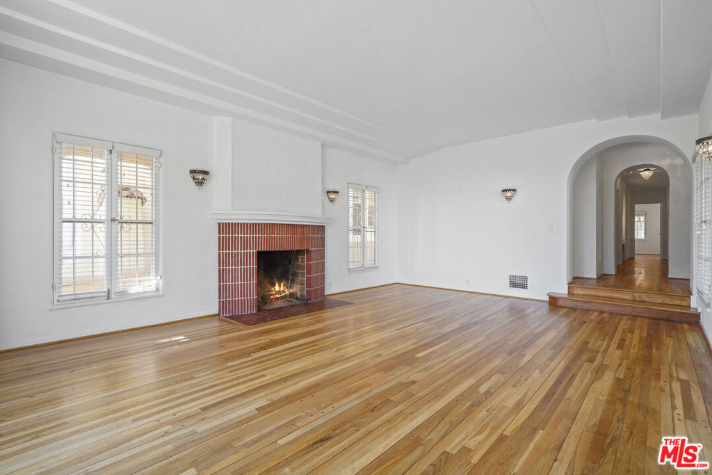 MLS #25625393 image #13