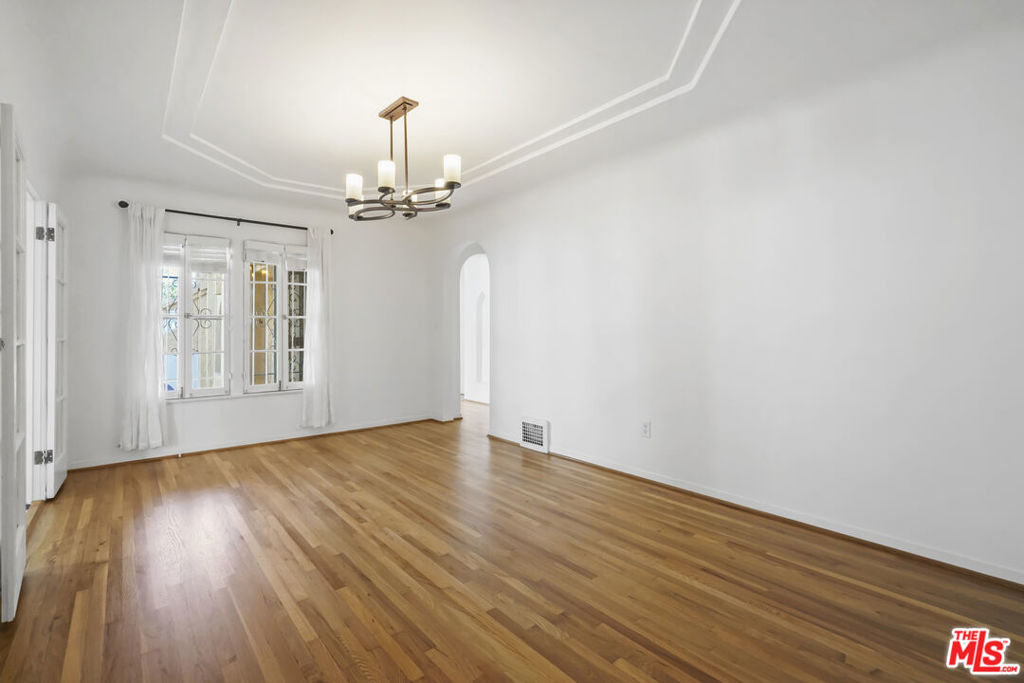 MLS #25625393 image #14