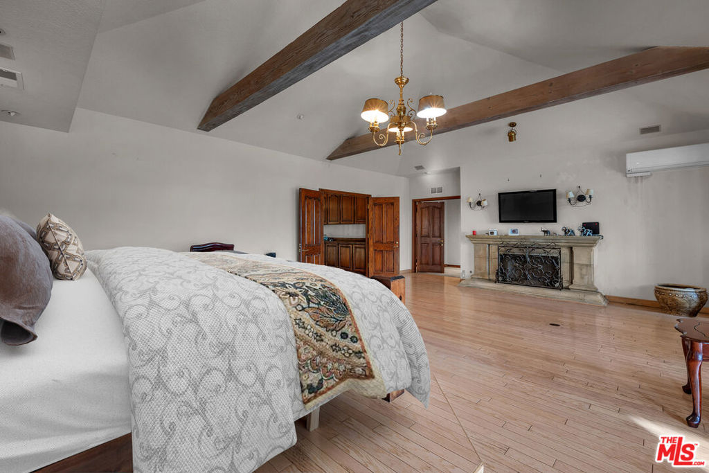 MLS #25625453 image #16