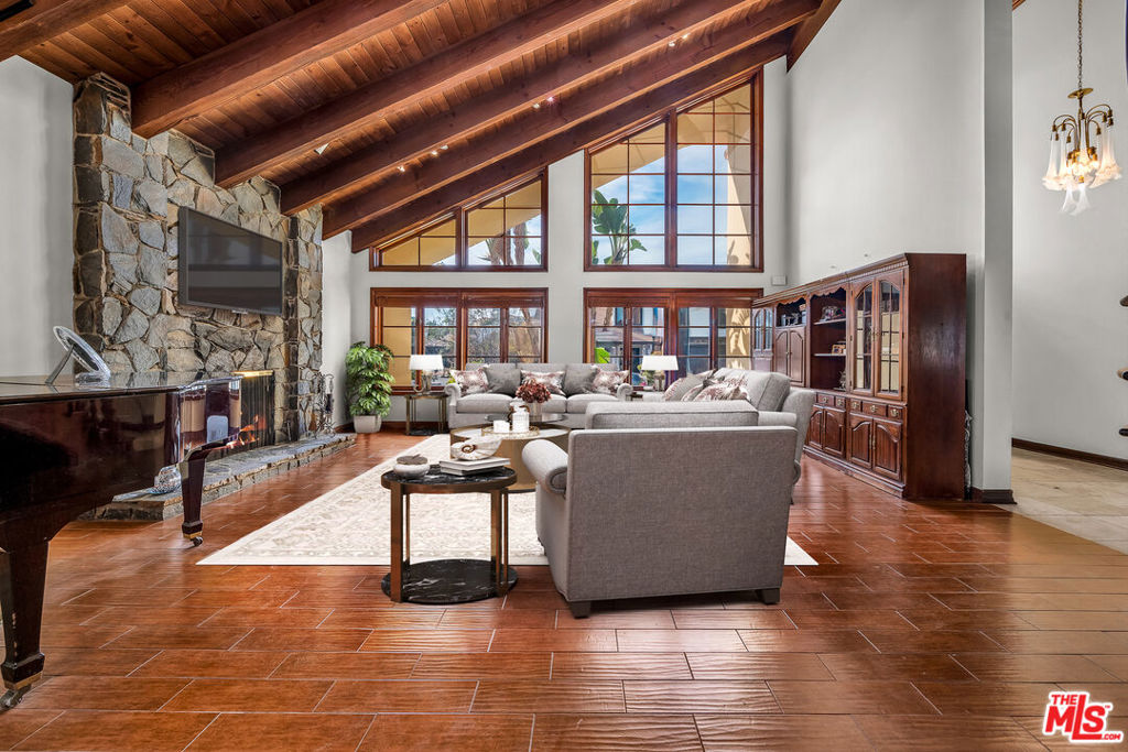 MLS #25625453 image #5