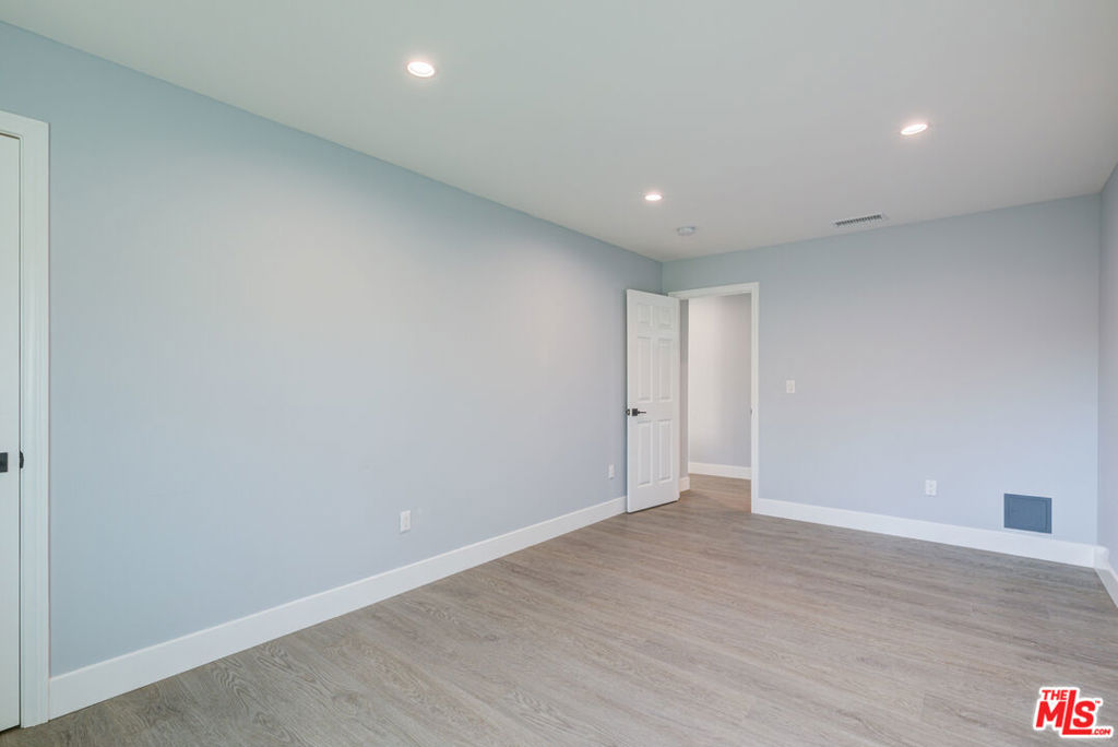 MLS #25625553 image #24