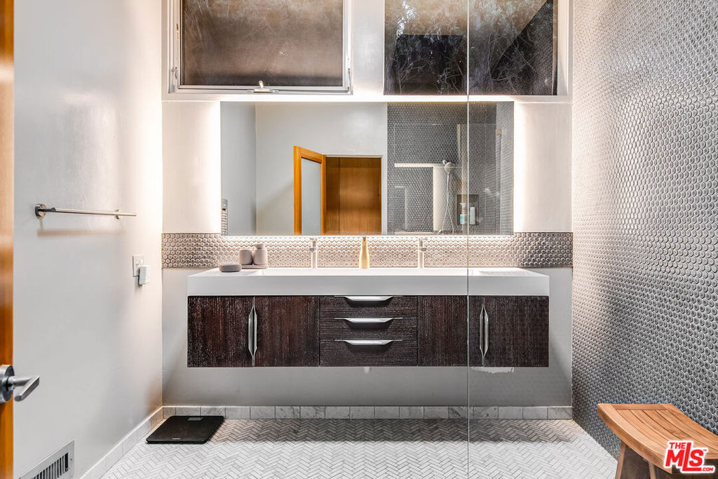 MLS #25626851 image #24