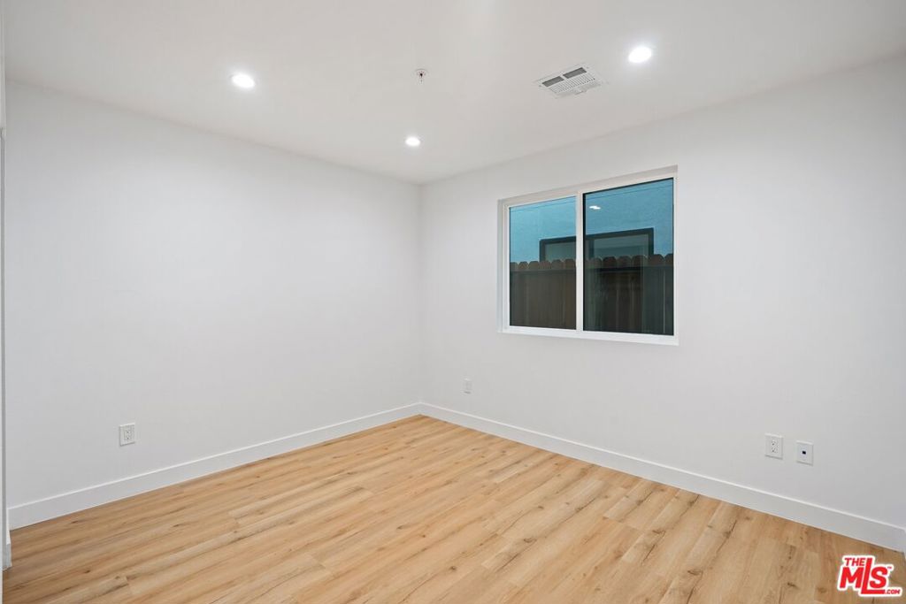 MLS #25626957 image #17