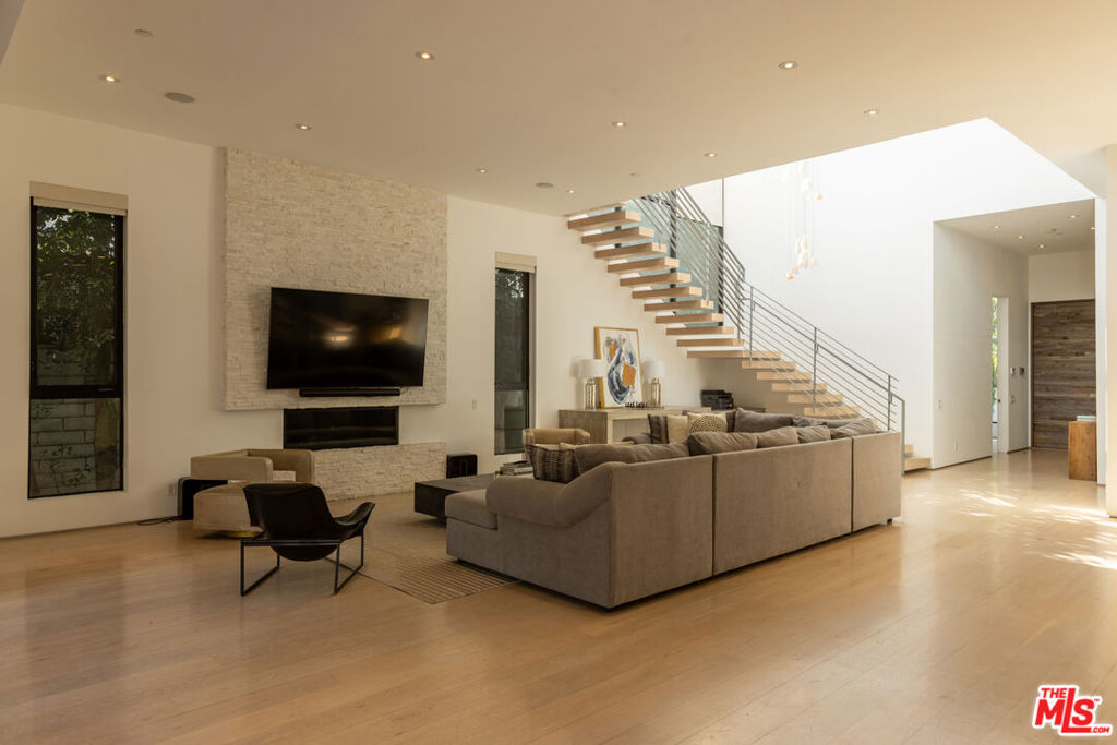 MLS #25628757 image #10