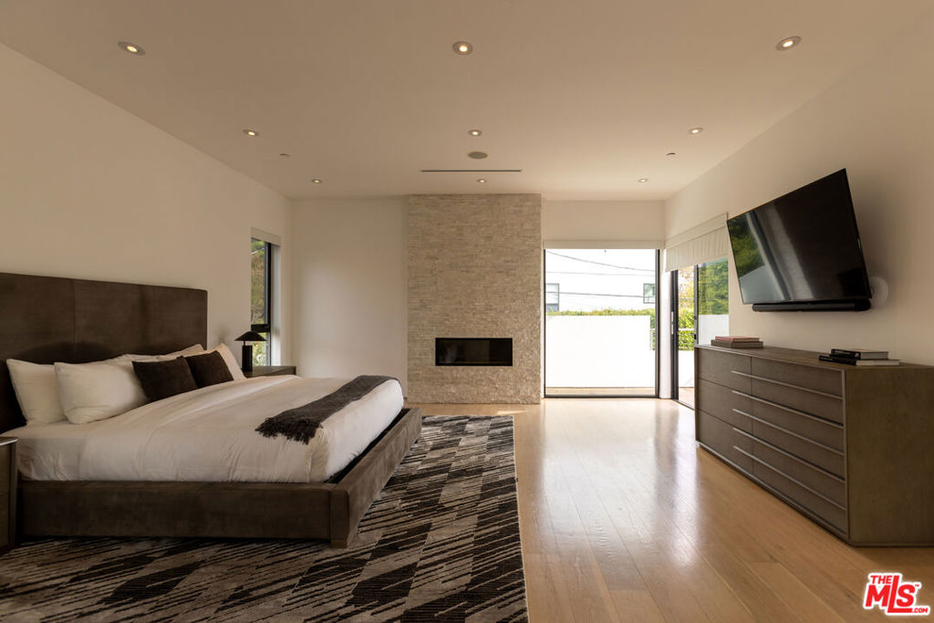 MLS #25628757 image #24