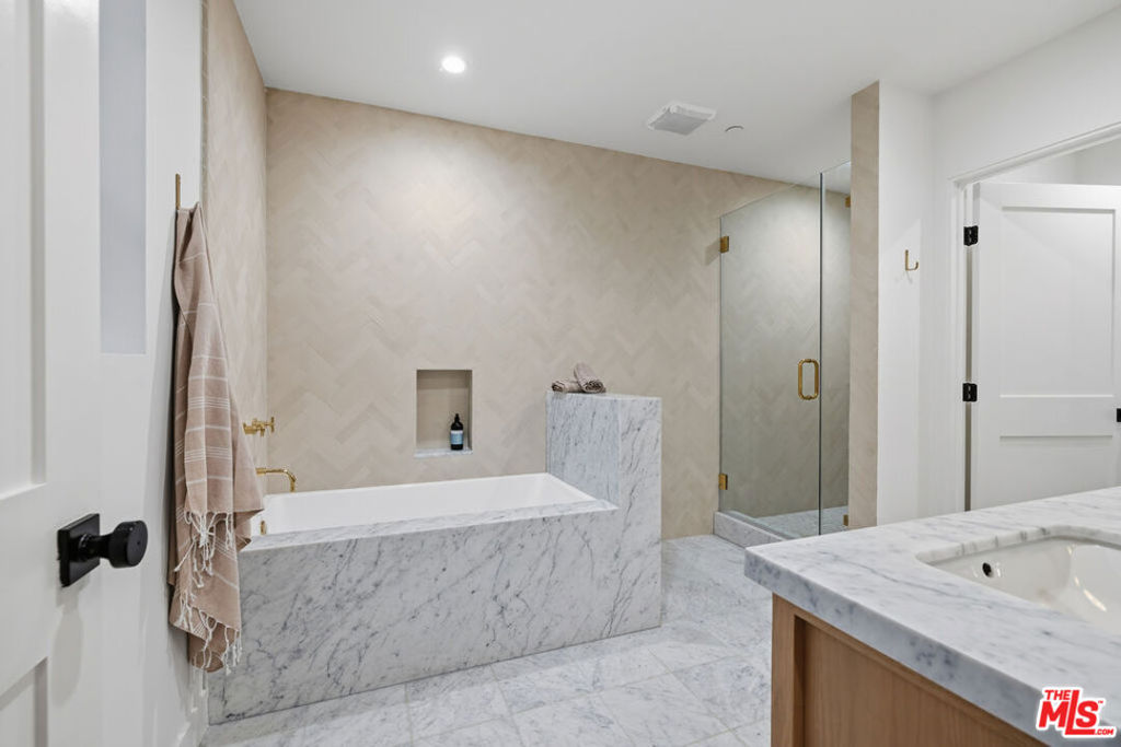 MLS #25628865 image #32