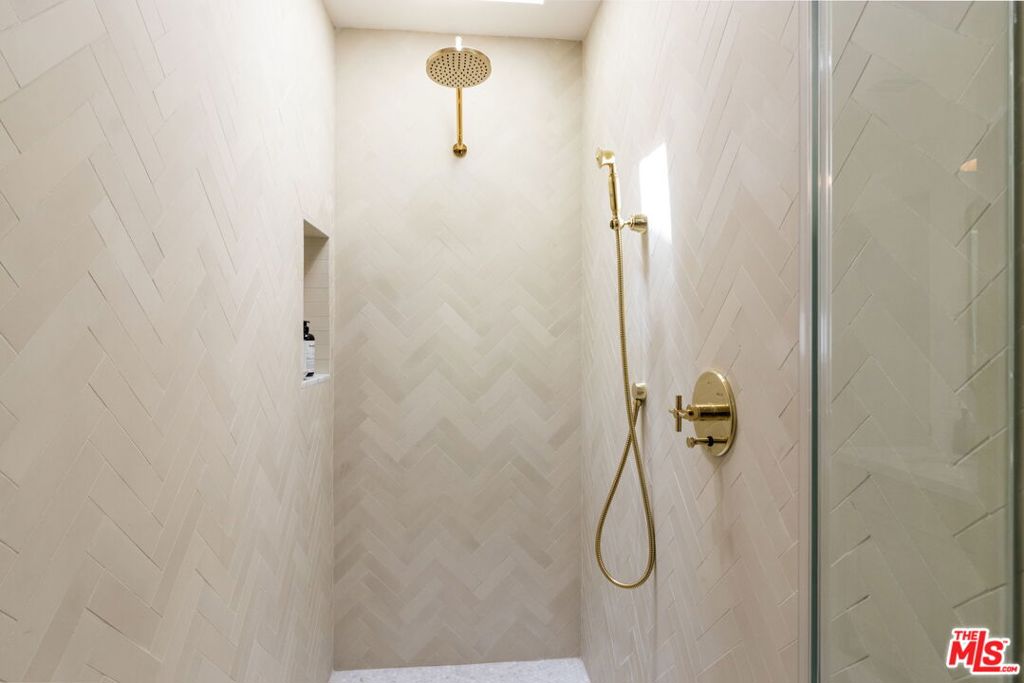 MLS #25628865 image #33