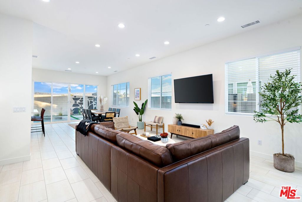 MLS #25629363 image #2