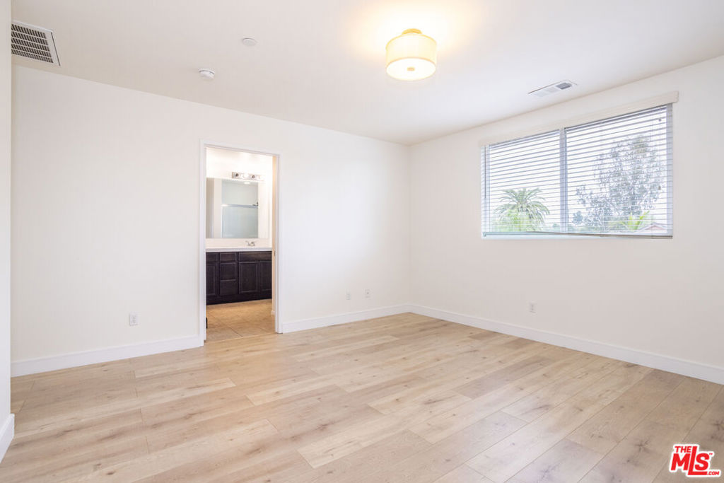 MLS #25629555 image #16