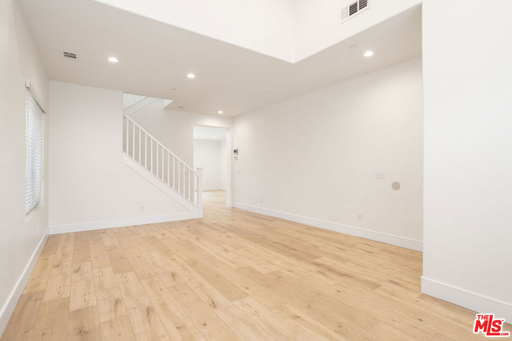 MLS #25629555 image #2