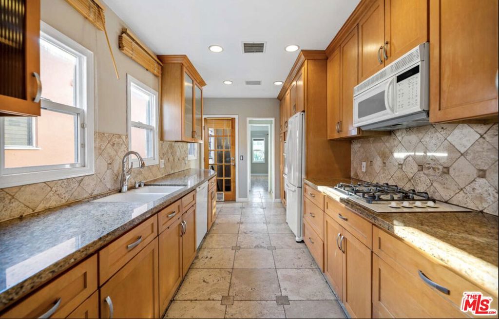 MLS #25630593 image #16