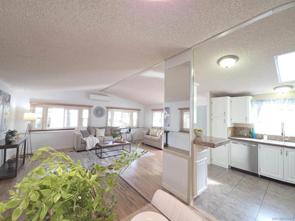 MLS #2600101SD image #4