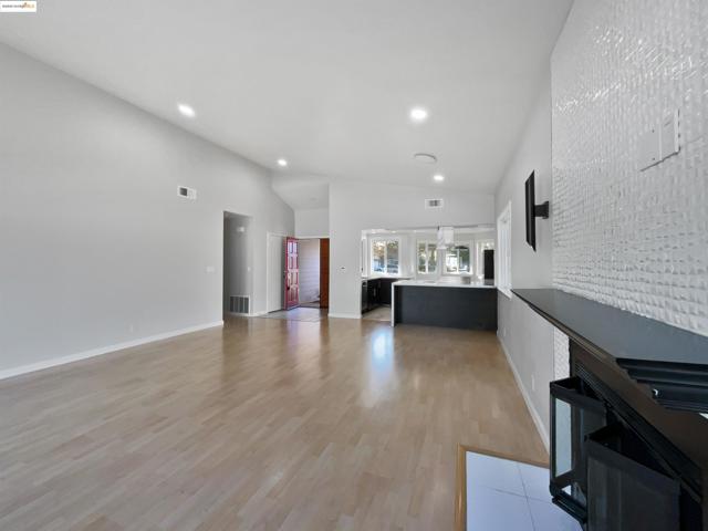 MLS #41093517 image #31