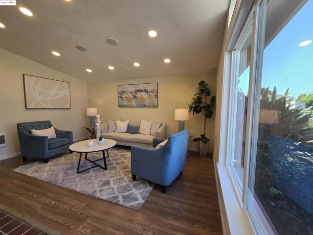 MLS #41109396 image #2