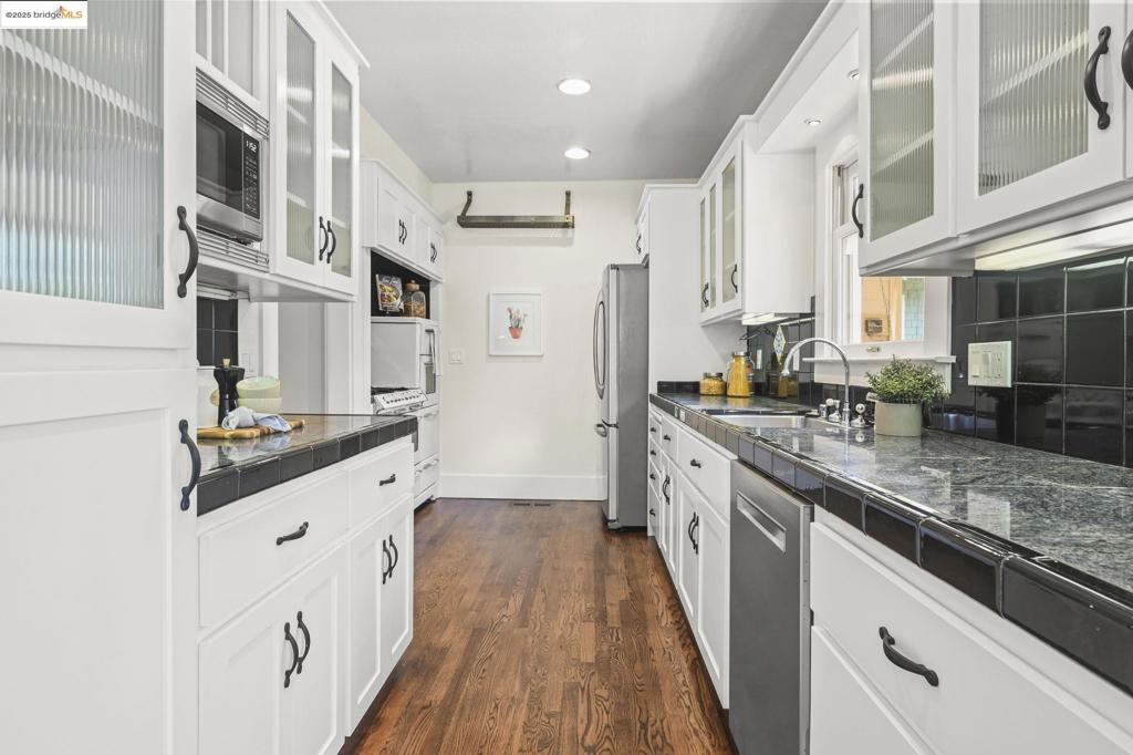 MLS #41112019 image #13