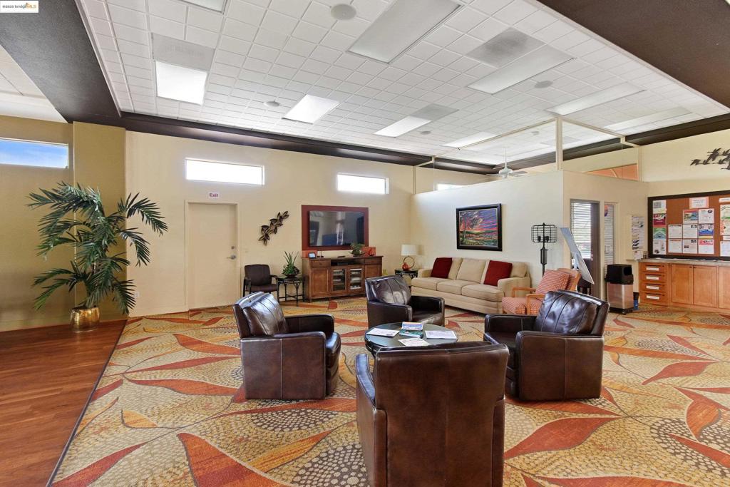 MLS #41118416 image #33