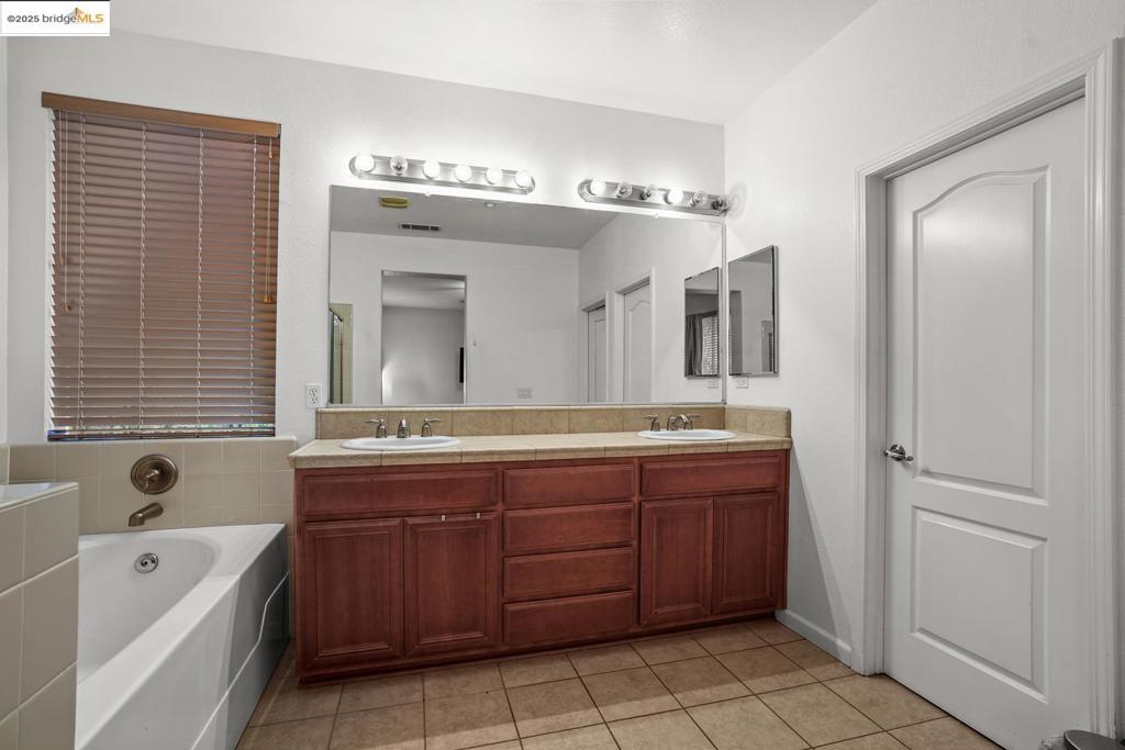 MLS #41119173 image #24