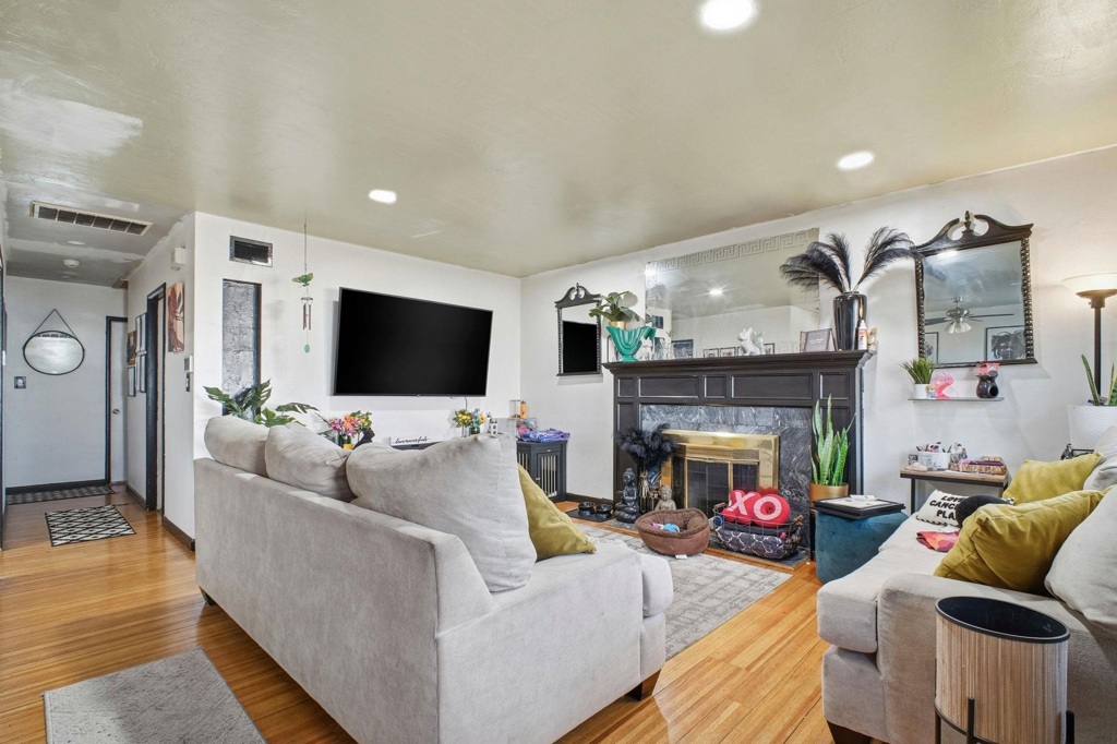 MLS #41121043 image #3