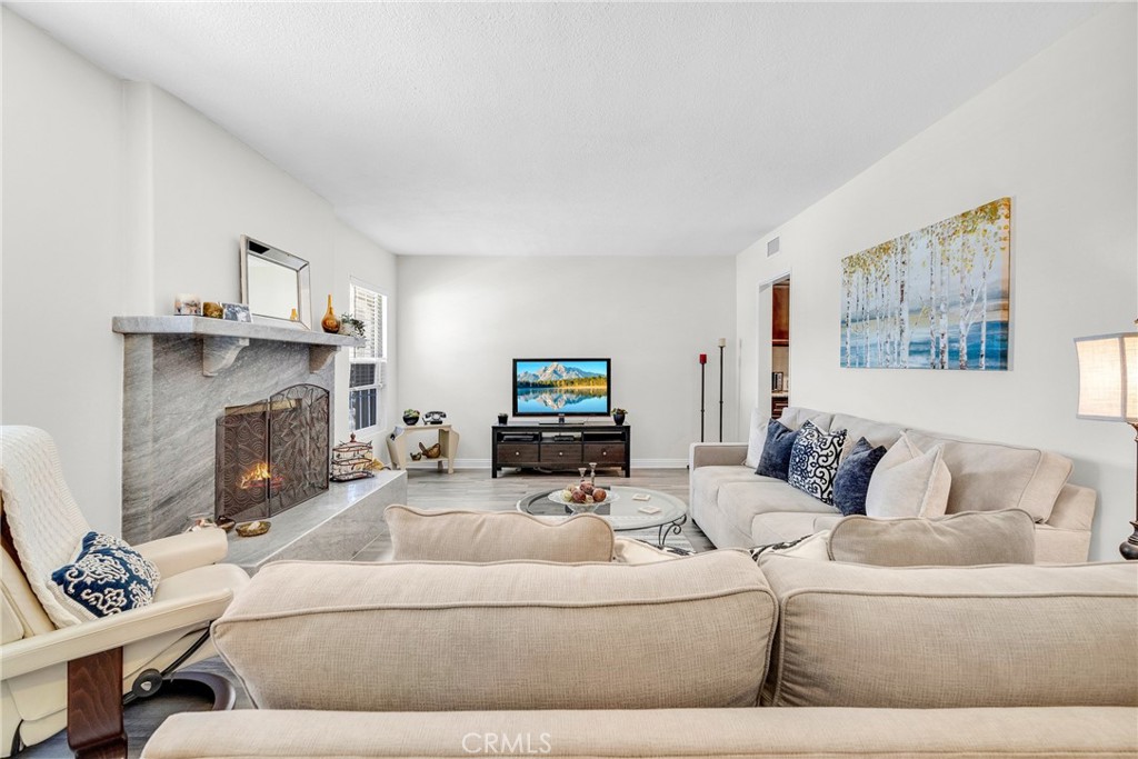 MLS #AR25159000 image #1