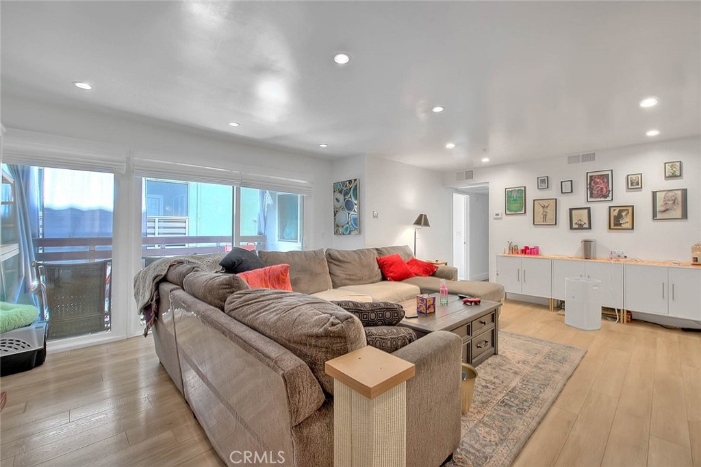 MLS #AR25160452 image #1