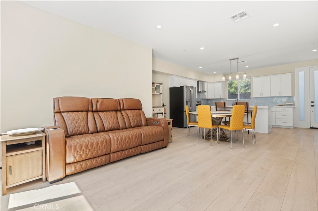 MLS #AR25188380 image #2