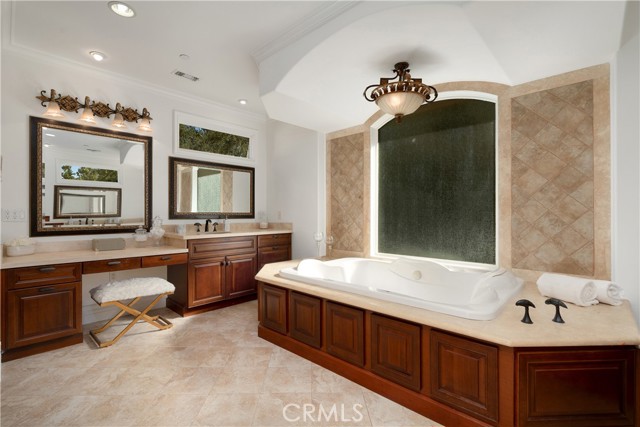 MLS #AR25242582 image #32