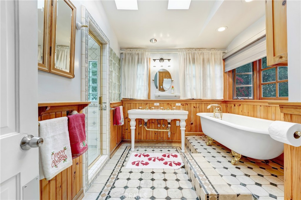 MLS #AR25261105 image #15