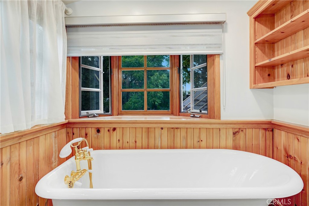 MLS #AR25261105 image #16