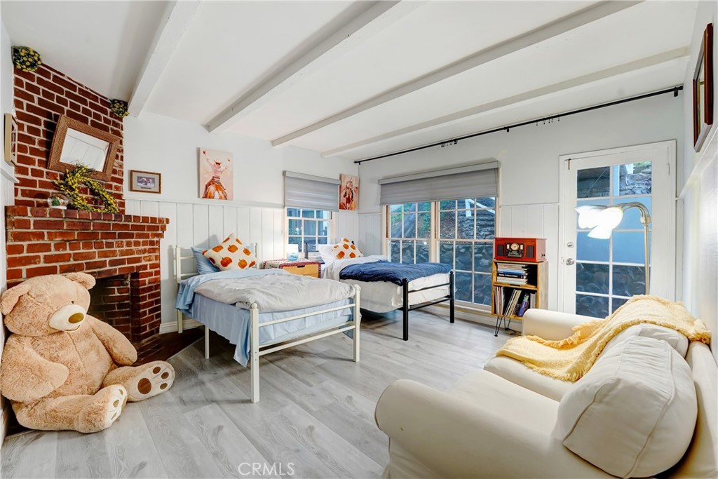 MLS #AR25261105 image #2