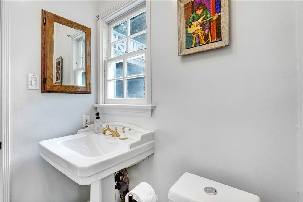 MLS #AR25261105 image #8