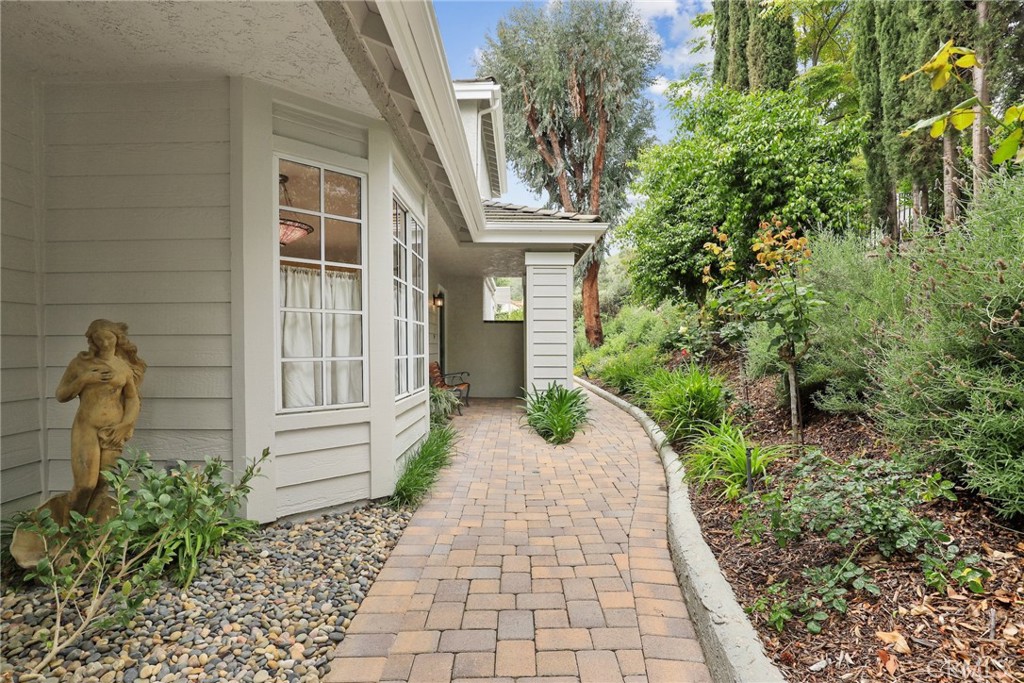 MLS #BB25250777 image #2