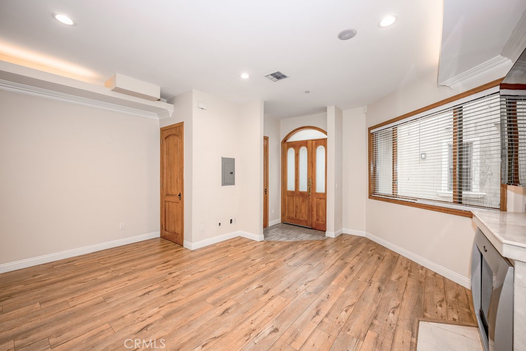 MLS #BB25252379 image #9